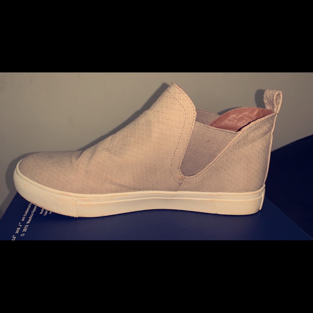 TOMS womens Bryce Slip on Sneakers